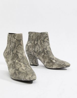 DESIGN Reminisce chelsea ankle boots in snake print