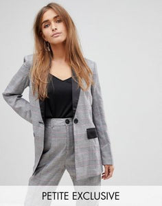 Boohoo Petite contrast lapel blazer in check