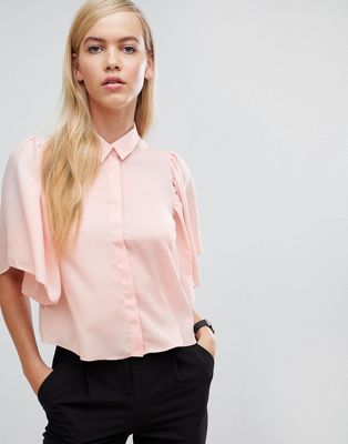 DESIGN cropped blouse with flutter sleeve