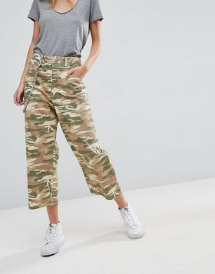 Crop Skater Jeans in Camo Print