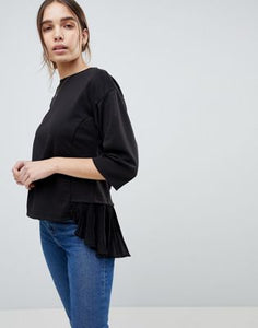 b.Young Pleat Back Boxy Sweatshirt