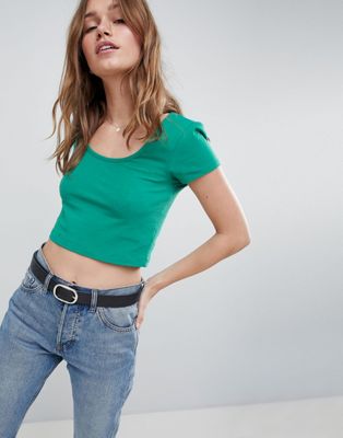 DESIGN crop top with short sleeve and scoop neck