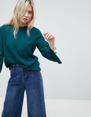 Minimum Embroidered Sleeve Top