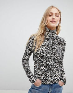 Daisy Street Long Sleeve Top With Zip In Leopard Print