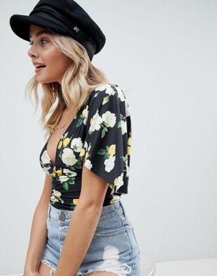 DESIGN v front angel sleeve top in dark base floral print